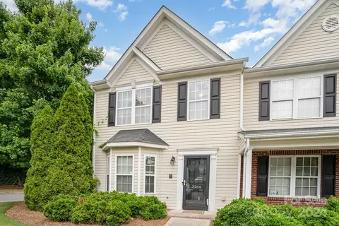 3264 Barons Court 16 Rd #16, Charlotte, NC 28213