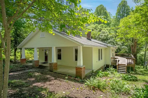 109 Gaffney St, Saluda, NC 28773