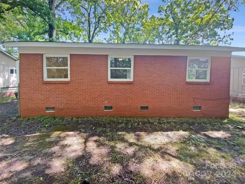 Exterior - 1507 Spring St, Monroe, NC 28110 photo 3 of 5