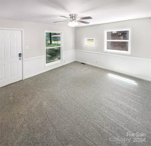 Living - 1507 Spring St, Monroe, NC 28110 photo 2 of 3