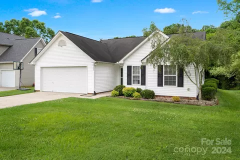 174 Bluffton Rd, Mooresville, NC 28115