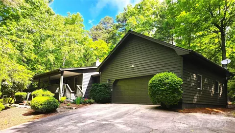 1377 Stone Dr, Brevard, NC 28712
