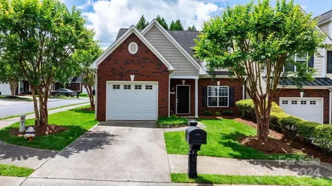 4731 Braxton Gate Ln, Hickory, NC 28602