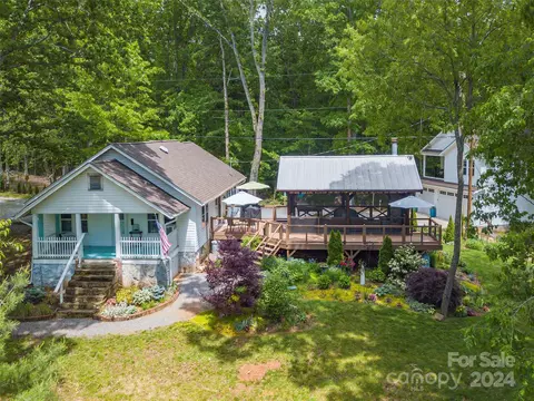952 Thompson Cove Rd, Clyde, NC 28721