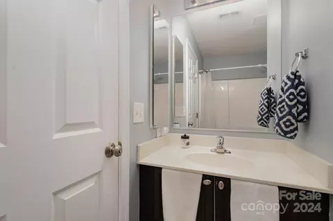 Bath - 9559 Glenashley Dr, Cornelius, NC 28031 photo 1 of 4