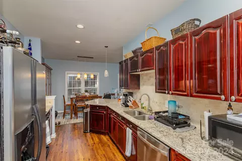 Kitchen - 9559 Glenashley Dr, Cornelius, NC 28031 photo 3 of 4