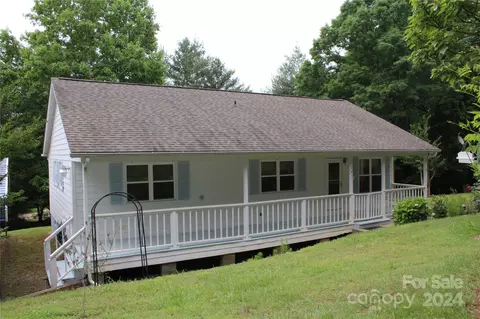 2611 Green Haven Cir, Morganton, NC 28655