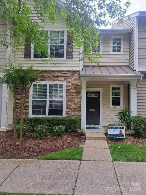 1128 Hammond Dr, Matthews, NC 28104