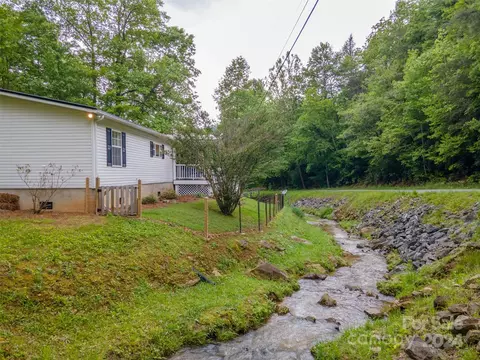 Exterior - 324 E Cope Creek Rd, Sylva, NC 28779 photo 5 of 7