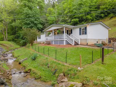 324 E Cope Creek Rd, Sylva, NC 28779