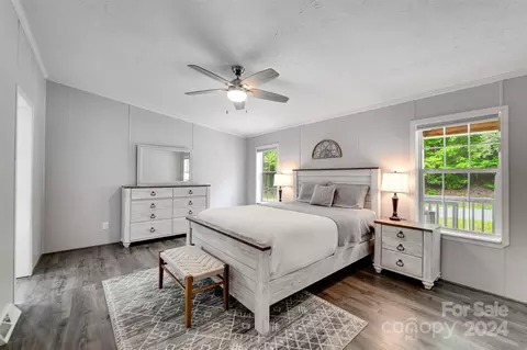 Bedroom - 324 E Cope Creek Rd, Sylva, NC 28779 photo 1 of 5