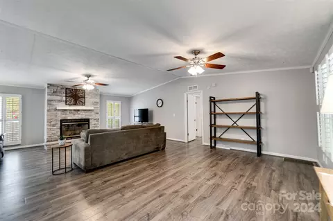 Living - 324 E Cope Creek Rd, Sylva, NC 28779 photo 1 of 5