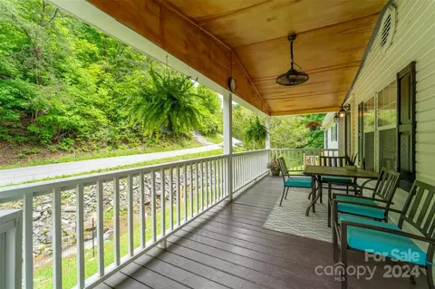 Exterior - 324 E Cope Creek Rd, Sylva, NC 28779 photo 4 of 7