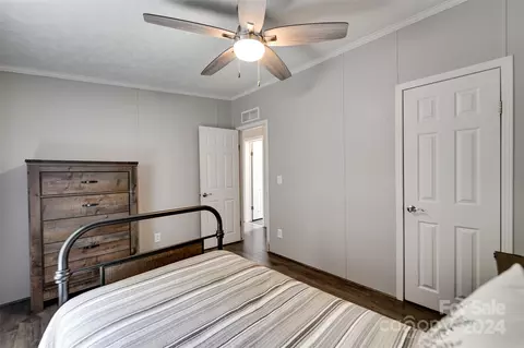 Bedroom - 324 E Cope Creek Rd, Sylva, NC 28779 photo 5 of 5