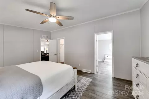 Bedroom - 324 E Cope Creek Rd, Sylva, NC 28779 photo 2 of 5
