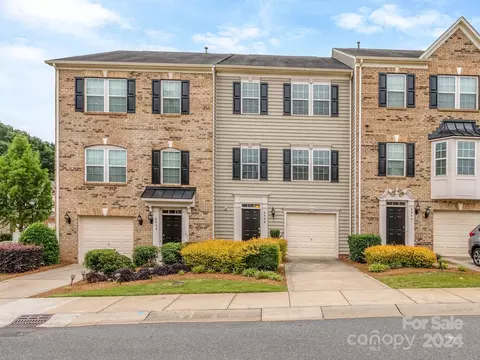 6448 Silver Star Ln, Charlotte, NC 28210