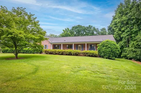 2281 Propst Rd, Morganton, NC 28655