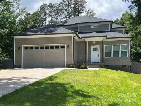 2069 25th Street Ne Dr NE, Hickory, NC 28601
