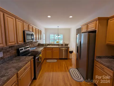 Kitchen - 5916 Meadowmere Dr, Monroe, NC 28110 photo 2 of 3