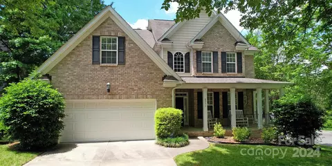 6211 Maple Cove Ln, Charlotte, NC 28269