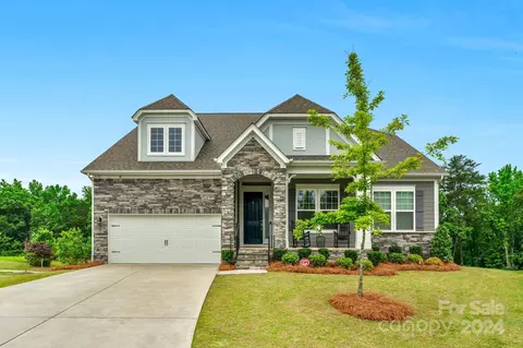 16045 Deer River Rd, Charlotte, NC 28278