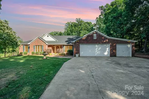 1511 Pine Bluff Ct, Fort Mill, SC 29708 photo 2