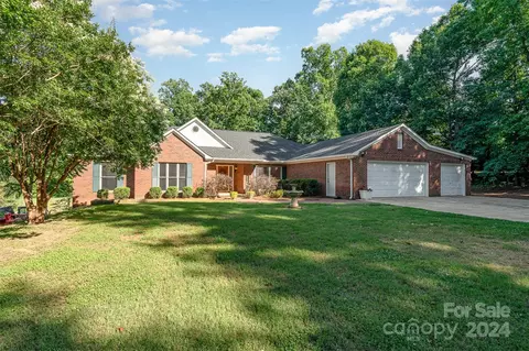 1511 Pine Bluff Ct, Fort Mill, SC 29708