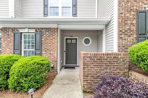 5810 Fox Ridge Ln, Winston Salem, NC 27104