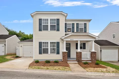 8630 Sawleaf Ct, Charlotte, NC 28215