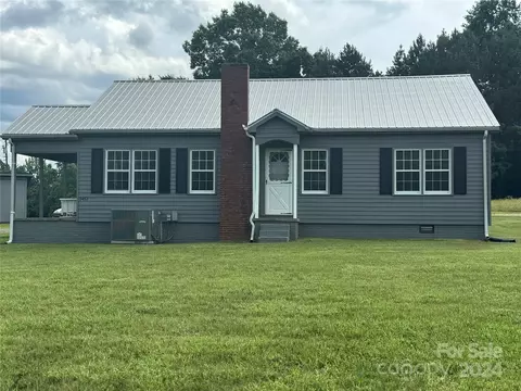9452 S Nc Highway 150 Hwy, Linwood, NC 27299