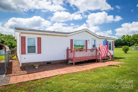 707 Cool Spring Rd, Statesville, NC 28625