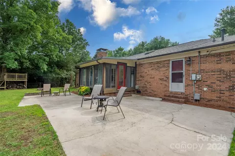 Exterior - 583 Crestside Se Dr SE, Concord, NC 28025 photo 1 of 5