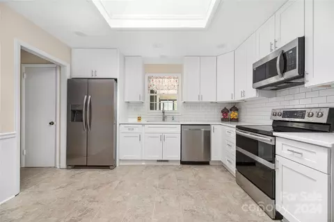 Kitchen - 583 Crestside Se Dr SE, Concord, NC 28025 photo 1 of 2