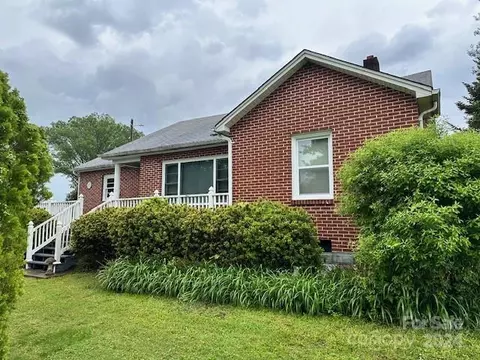2108 Chester Ave, Morganton, NC 28655