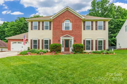 125 Nims Spring Dr, Fort Mill, SC 29715