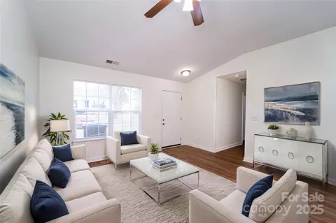2327 Hope Valley Ln, Charlotte, NC 28213