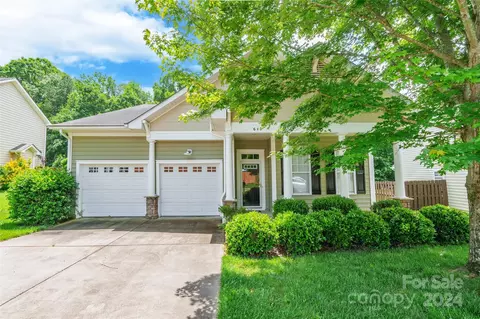 640 Goldflower Dr, Rock Hill, SC 29732