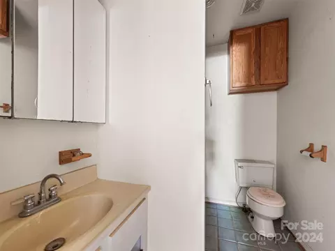 Bath - 10910 Archer Rd, Davidson, NC 28036 photo 1 of 1