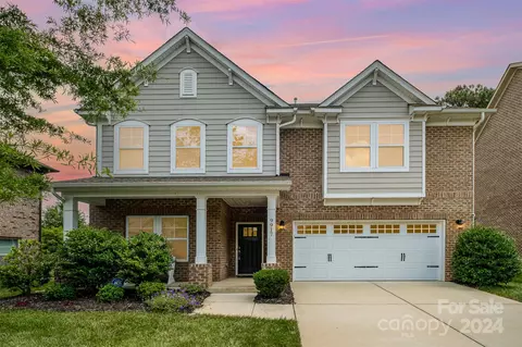 9917 Cambridge Forest Ct, Charlotte, NC 28277