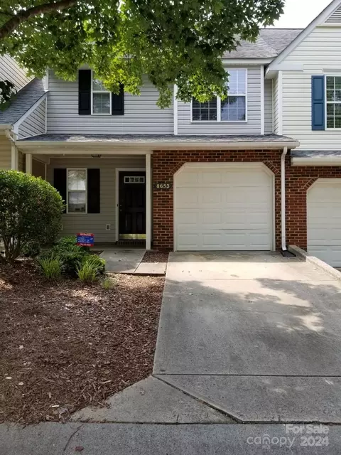 8653 Robinson Forest Dr, Charlotte, NC 28277