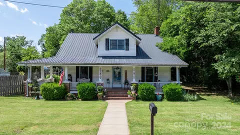 604 E 20th St, Newton, NC 28658