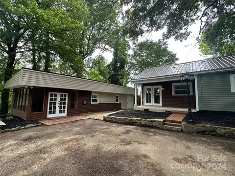 532530 Kentwood St, Lenoir, NC 28645