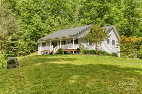 158 Cosgrove Ct, Flat Rock, NC 28731