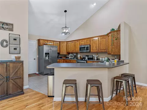 Kitchen - 633 Johnson Dr, Canton, NC 28716 photo 1 of 4