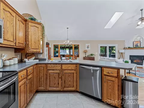 Kitchen - 633 Johnson Dr, Canton, NC 28716 photo 4 of 4
