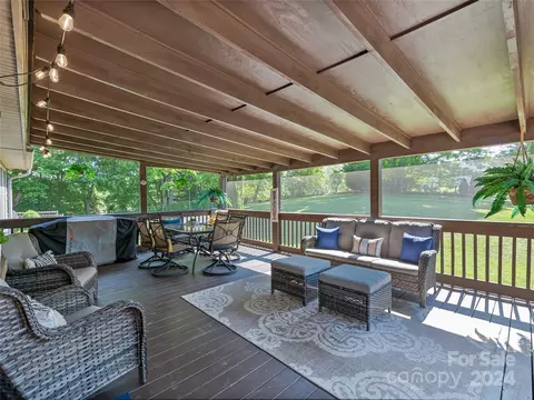 Exterior - 633 Johnson Dr, Canton, NC 28716 photo 2 of 7