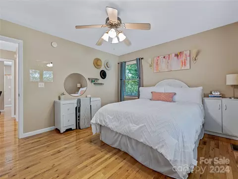Bedroom - 633 Johnson Dr, Canton, NC 28716 photo 5 of 7