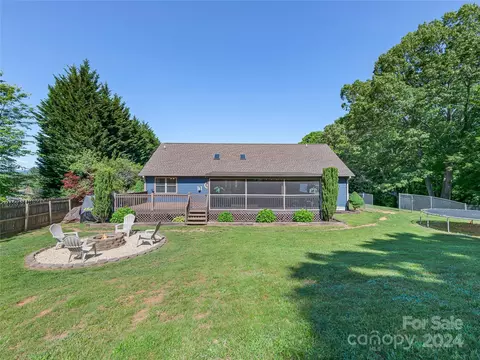 Exterior - 633 Johnson Dr, Canton, NC 28716 photo 6 of 7