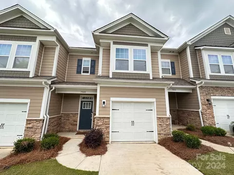 7040 Harris Bay Rd, Charlotte, NC 28269