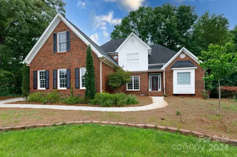 2823 Arrowwood Ln, Rock Hill, SC 29732